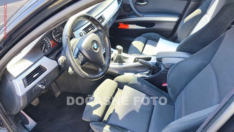 BMW Řada 3 (2009) 2.0d xD, ČR, servis.kniha - fotka 3 z 3