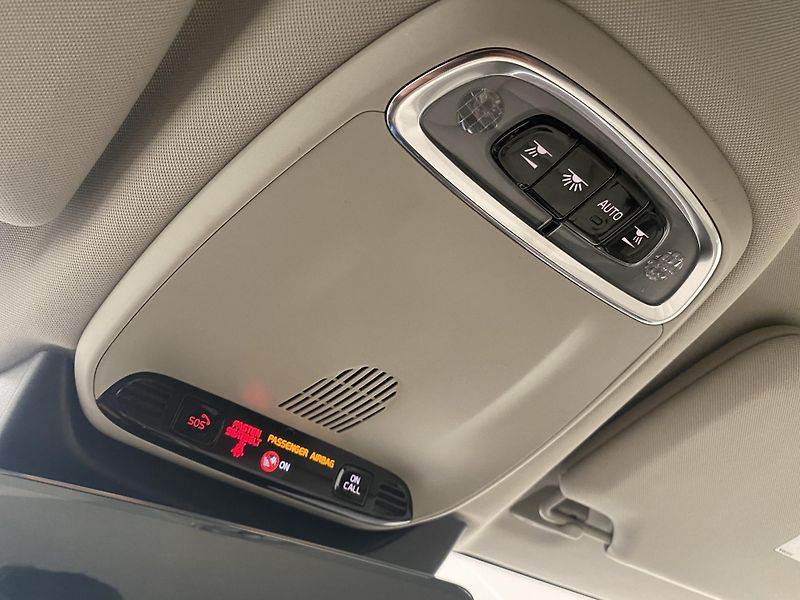 Volvo V90 CC B4 AWD MOMENTUM AUT - fotka 31 z 52