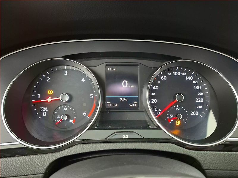 Volkswagen Passat (2018) R-Line 2.0 TDI, Kůže, Tempomat - fotka 11 z 19