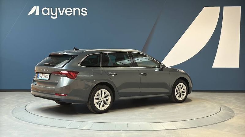 Škoda Octavia 2.0 TDI 110kW DSG Style Combi - fotka 2 z 14