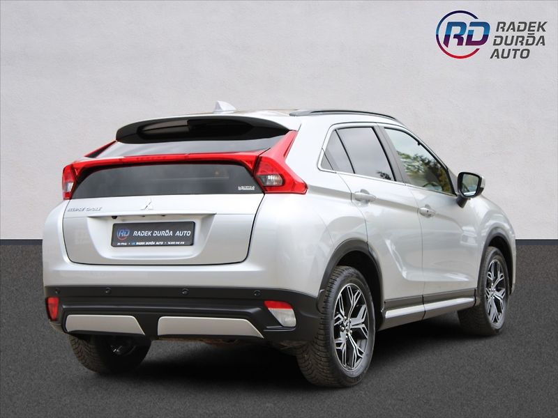 Mitsubishi Eclipse Cross 1,5 T  AUTOMAT,4x4,INSTYLE - fotka 5 z 42