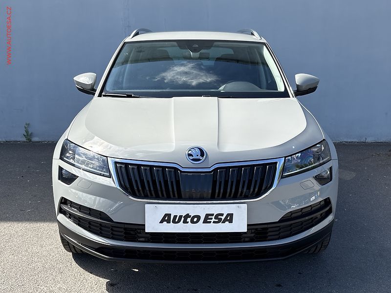 Škoda Karoq (2019) 2.0TDi 4x4, ČR, DSG, park. - fotka 2 z 18