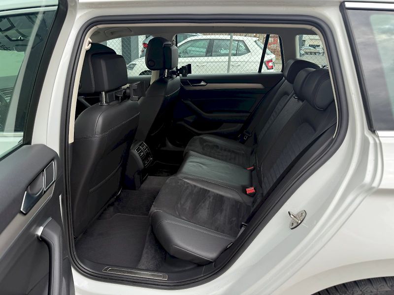 Volkswagen Passat (2018) Variant 2.0 TDI 110 kW - fotka 8 z 24