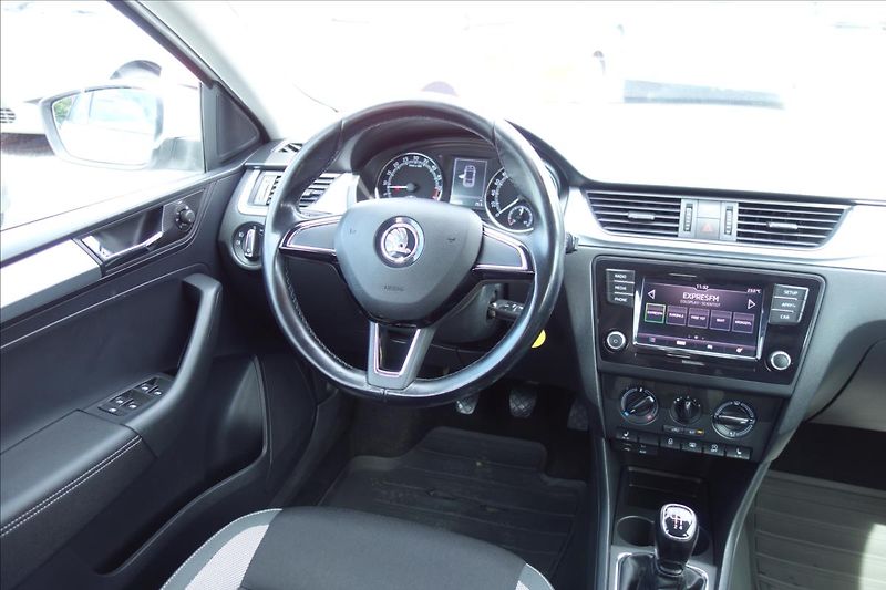 Škoda Rapid 1,4 TDi,ČR,SERV. KN.,AMBITION. - fotka 18 z 30