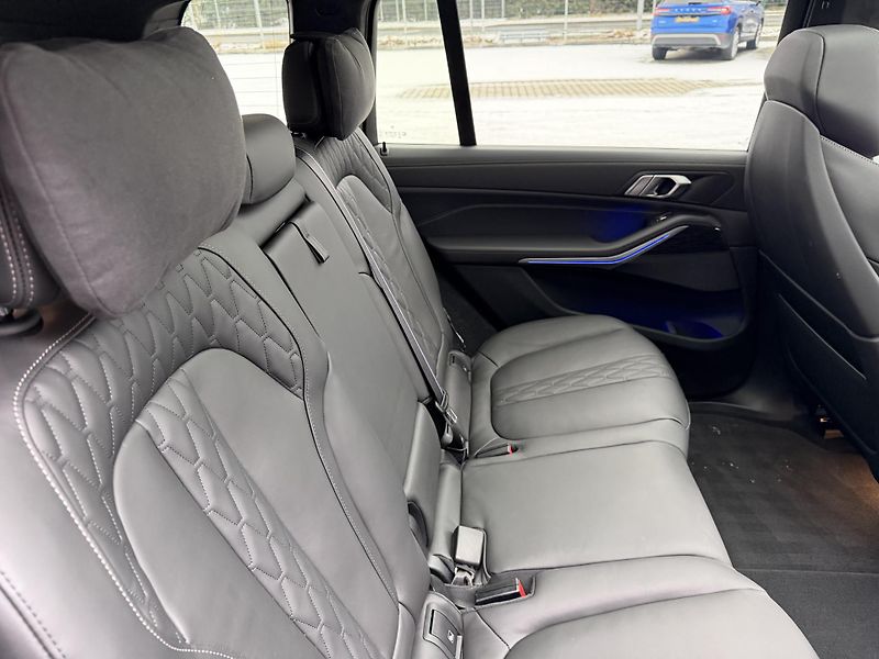BMW X7 (2024) 40XD 250kW M-PAKET NZN R23 CZ! - fotka 32 z 49