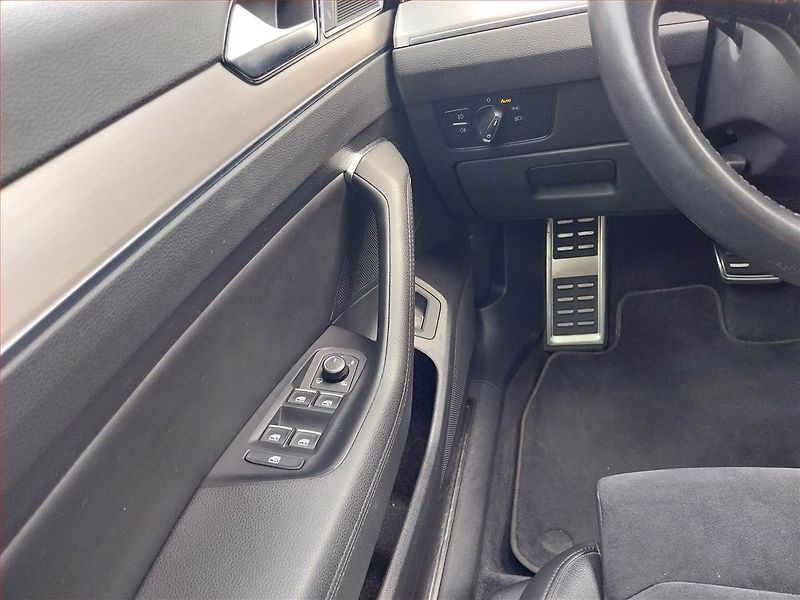 Volkswagen Passat (2018) Highline 2.0 TDI, Automat - fotka 20 z 21