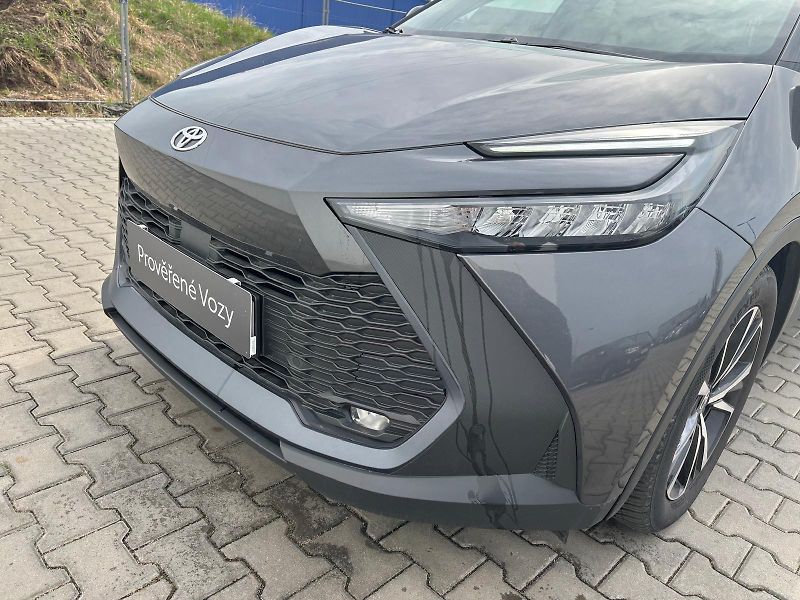Toyota C-HR 1,8 HEV e-CVT Style - fotka 29 z 30