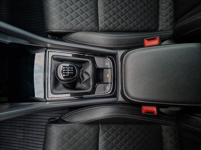 Škoda Karoq 2.0TDI Style,původ ČR,1.Maj. - fotka 36 z 50