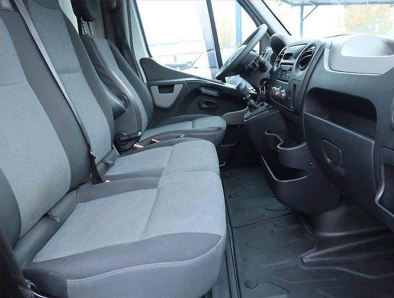 Renault Master (2017) 2.3 dCi 135, Skříň, ČR - fotka 9 z 15