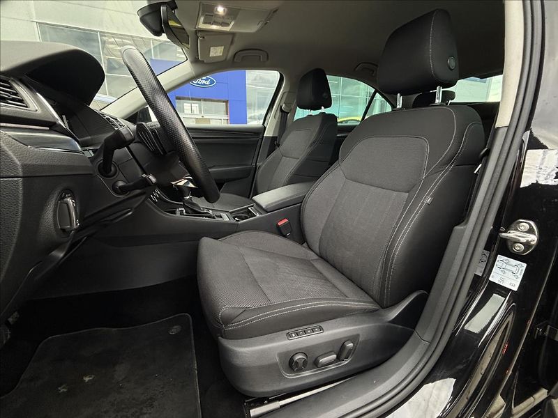 Škoda Superb 2,0 TDI 147kW Style 4x4 DSG - fotka 17 z 37