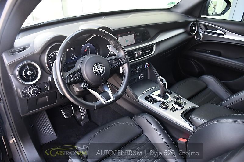 Alfa Romeo Stelvio 2.2D VELOCE Q4 H&K PANOR TAŽNÉ - fotka 9 z 53