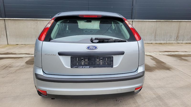 Ford Focus (2005) 1,4i 16v - fotka 11 z 19