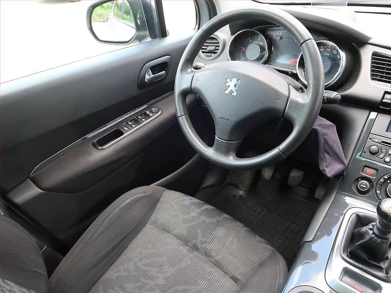 Peugeot 3008 (2012) 1.6 HDi, Tempomat - fotka 7 z 17
