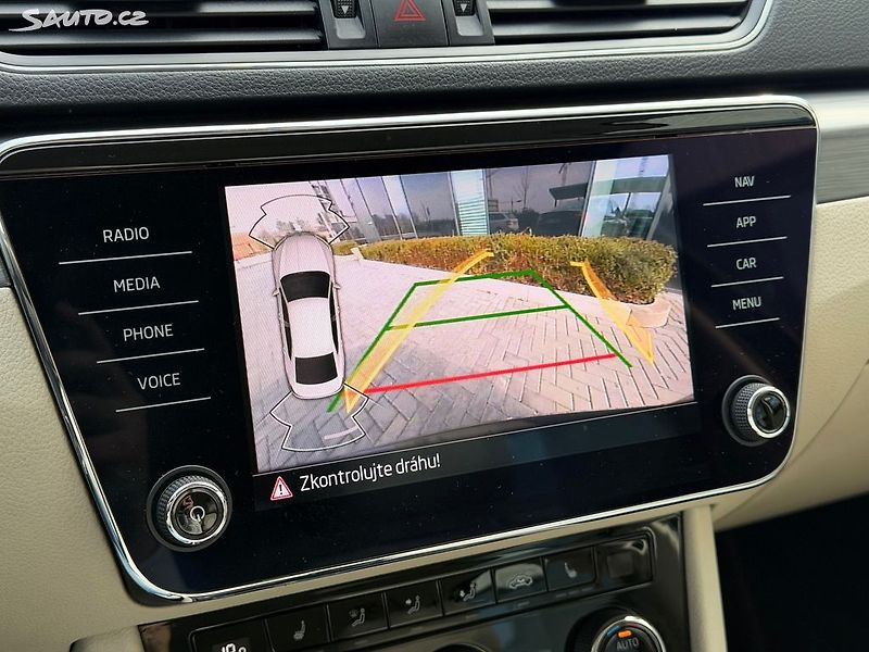 Škoda Superb (2020) 2.0 TDi 110kw/STYLE/tažné - fotka 14 z 27