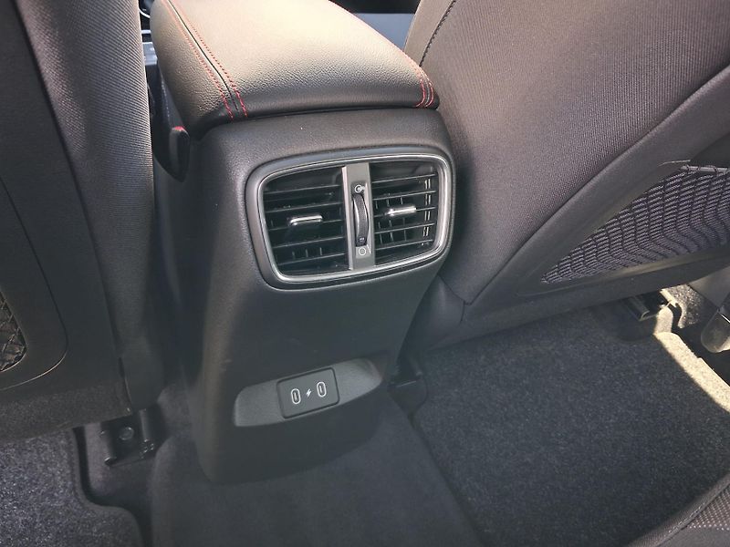 Hyundai i30 1.5 T-GDI MHEV DCT N-Line - fotka 23 z 23