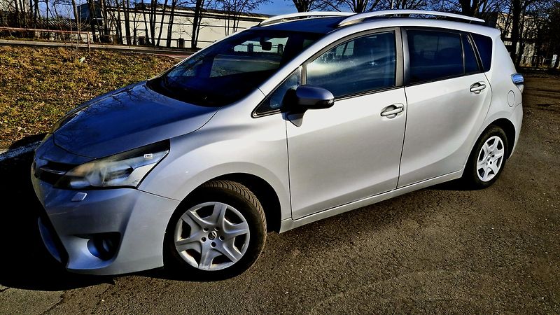Toyota Verso 1.6 97 kw  Rezervace - fotka 5 z 27