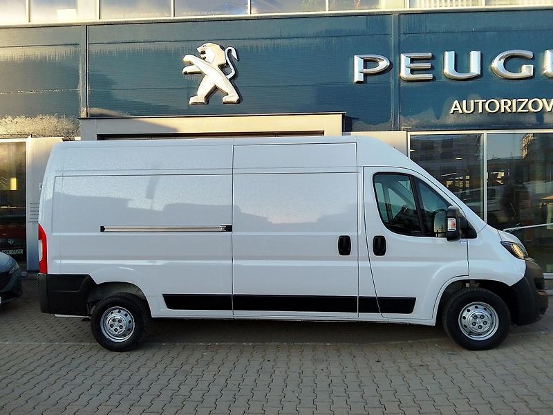 Peugeot Boxer (2024) 3500 L3H2 BlueHDi 140 MAN6 - fotka 3 z 34