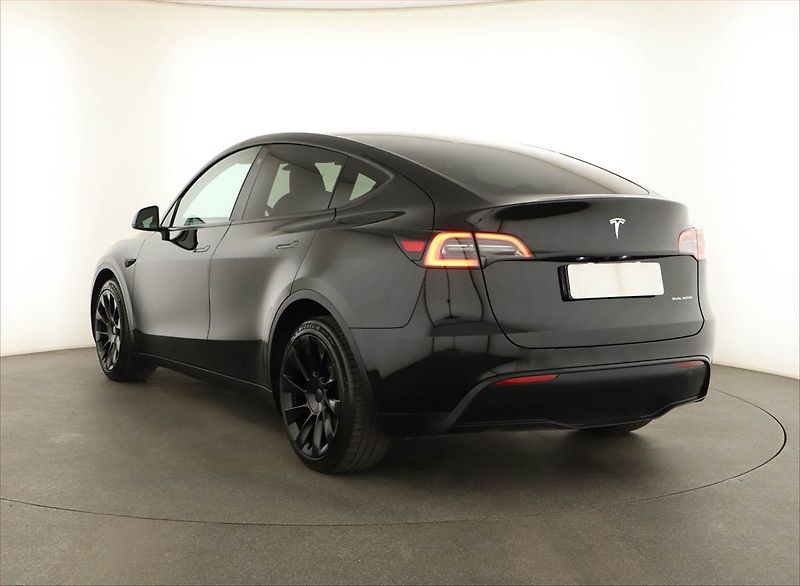 Tesla Model Y (2023) Long Range AWD 79kWh, SoH 91% - fotka 4 z 27