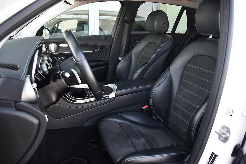 Mercedes-Benz GLC 300de 4MATIC ČR - fotka 16 z 42