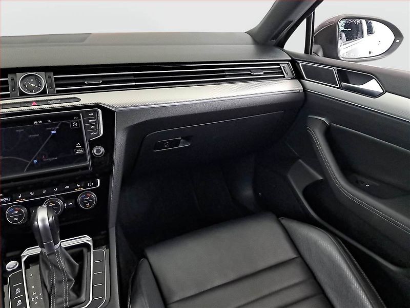 Volkswagen Passat (2015) R-Line 1.8 TSI, Automat - fotka 8 z 17