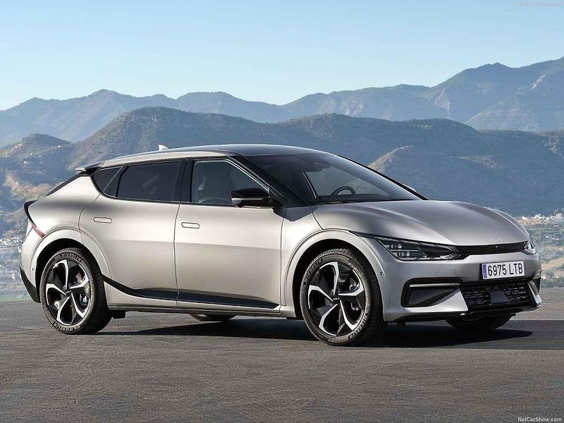 Toyota Corolla sedan s benzinovým motorem - sleva 188 000 Kč