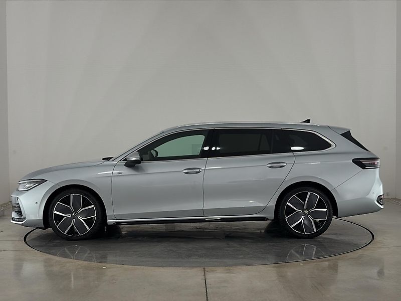 Volkswagen Passat R-Line People - fotka 3 z 31