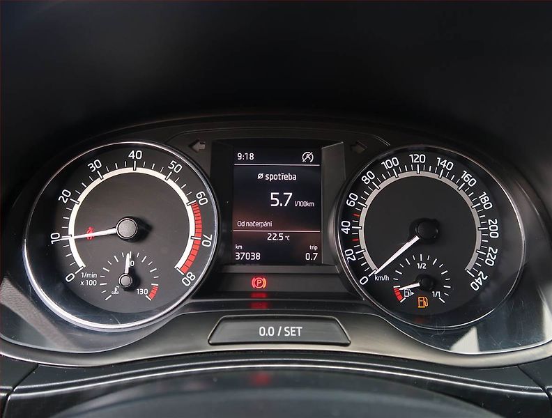 Škoda Fabia (2021) Monte Carlo 1.0 TSI - fotka 11 z 21