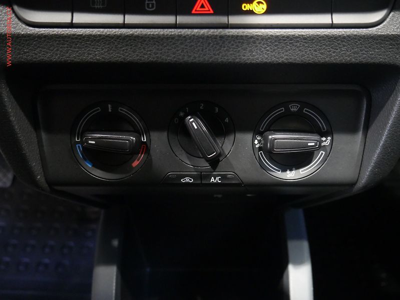 Škoda Fabia (2020) 1.0i, 2.maj,ČR, Active - fotka 13 z 14