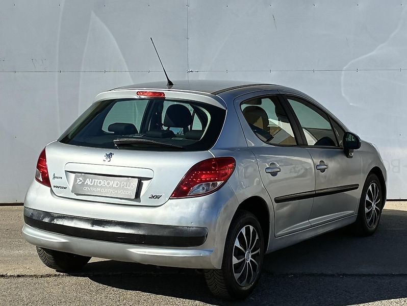Peugeot 207 1.4 16V VTi Active - fotka 2 z 18