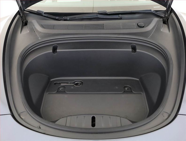 Tesla Model 3 (2020) Std Range Plus 52kWh, SoH 84% - fotka 19 z 21
