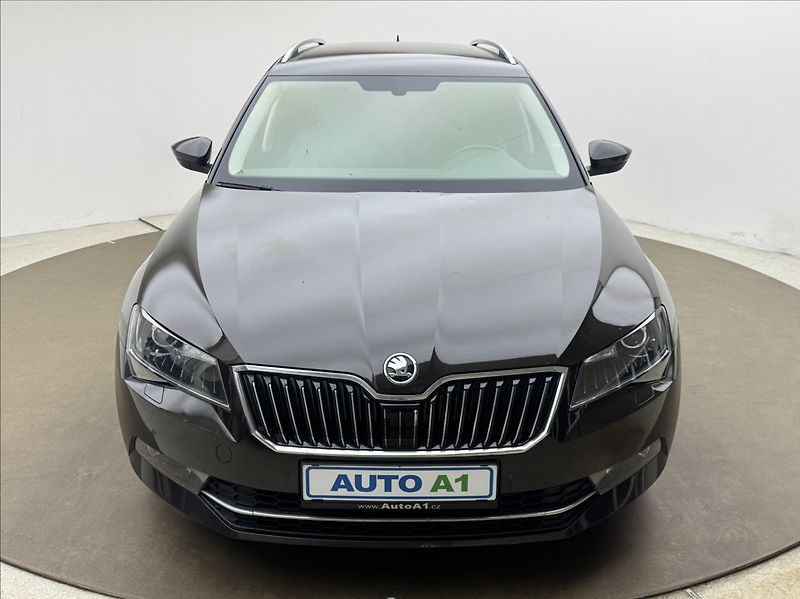 Škoda Superb 2,0 DSG STYLE+ CANTON DPH ČR - fotka 2 z 38
