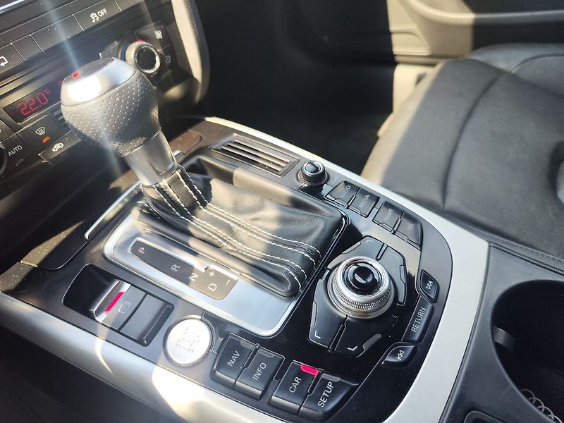 Audi S5 3.0 TFSI/245kW V6 Cabrio 4x4 - fotka 26 z 35