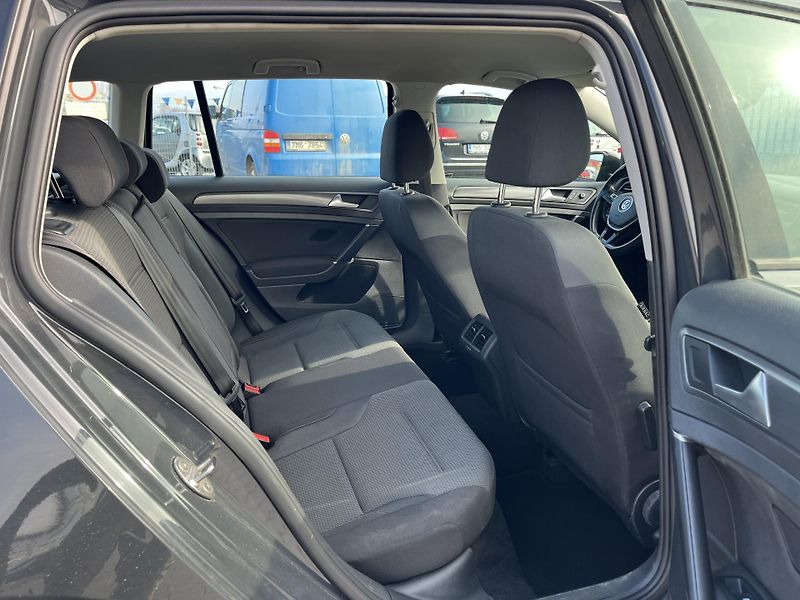 Volkswagen Golf Variant (2018) 1.6 TDi -85kW - fotka 11 z 13