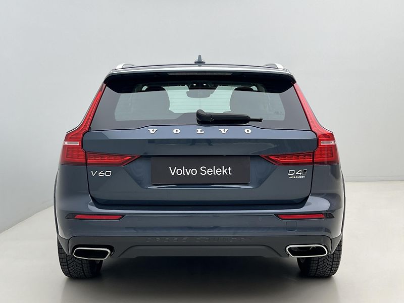Volvo V60 CC D4 AWD AUT CZ 1. maj. - fotka 12 z 43