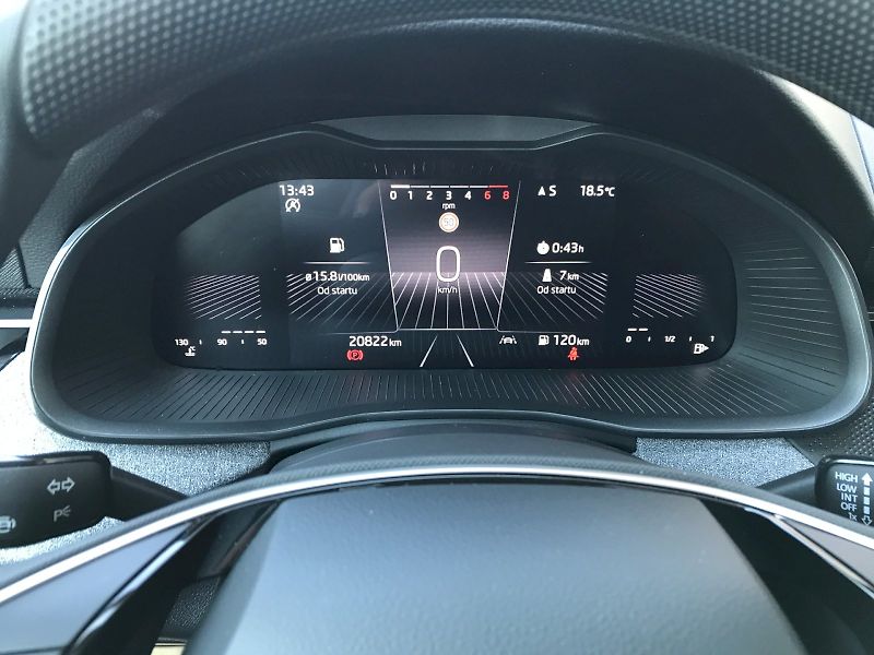 Škoda Kamiq (2024) Selection 1,0 TSI - fotka 8 z 24