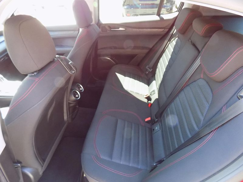 Alfa Romeo Stelvio 2,2 JTD 140 KW Q4 - fotka 21 z 40
