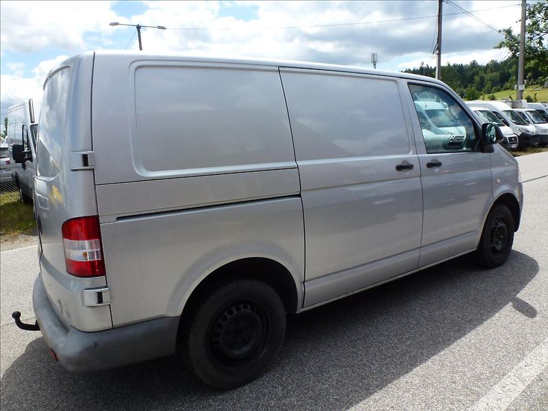 Volkswagen Transporter 2,0 TDI - fotka 7 z 31