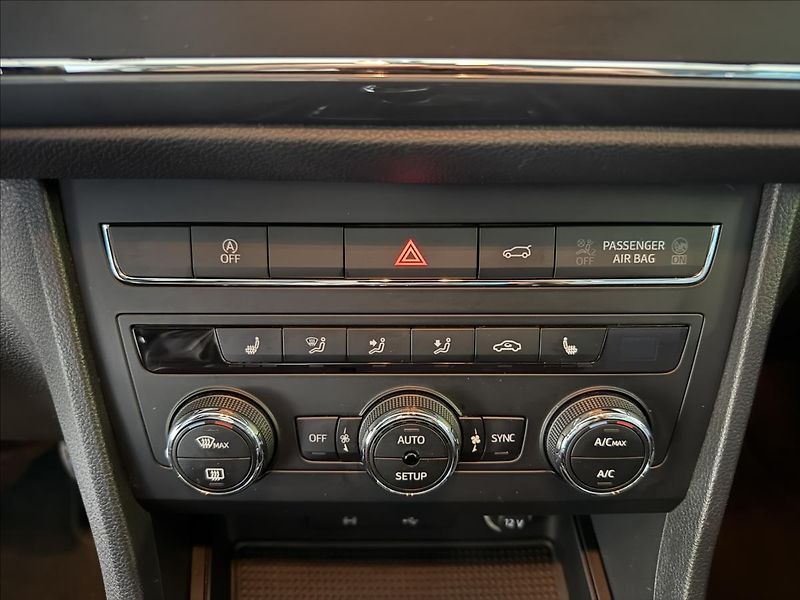 Seat Ateca 1,4   TSI,STYLE,1.MAJITEL,TAŽN - fotka 13 z 22