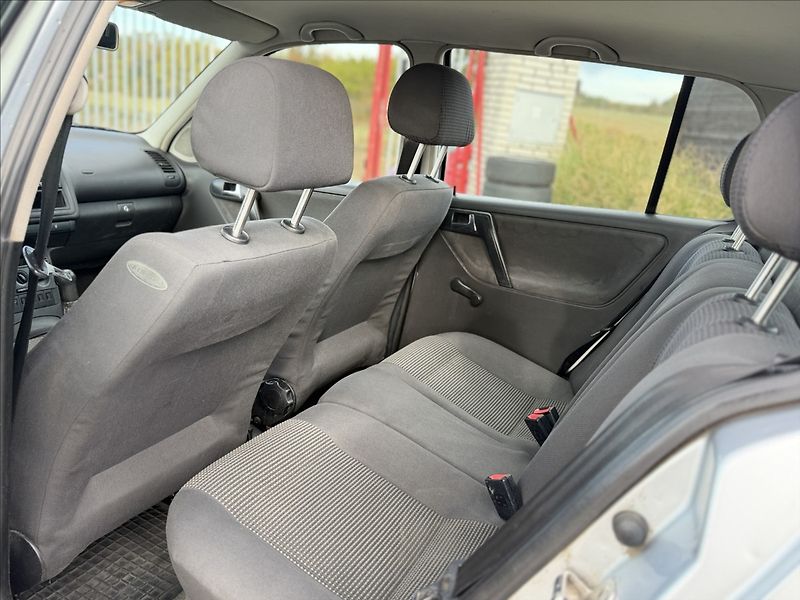Volkswagen Polo 1,4 TDI KLIMA - fotka 13 z 21