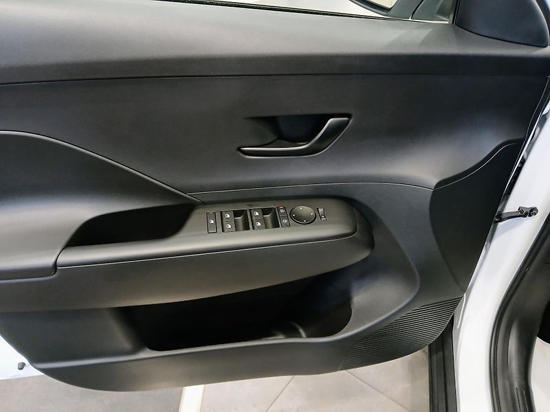 Hyundai Kona (2026) 1,0 T-GDI MT COMFORT MR27 - fotka 9 z 15