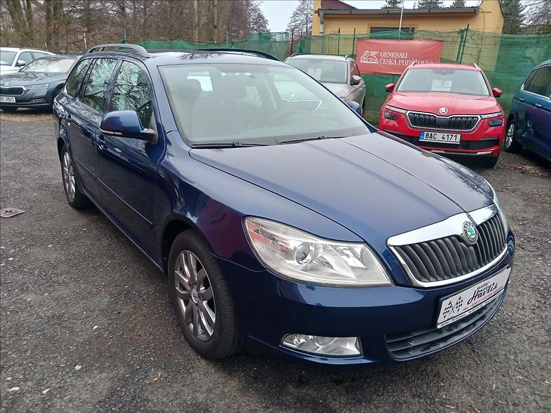 Škoda Octavia 1,6   TDI KOMBI 77KW AMBITION - fotka 2 z 20