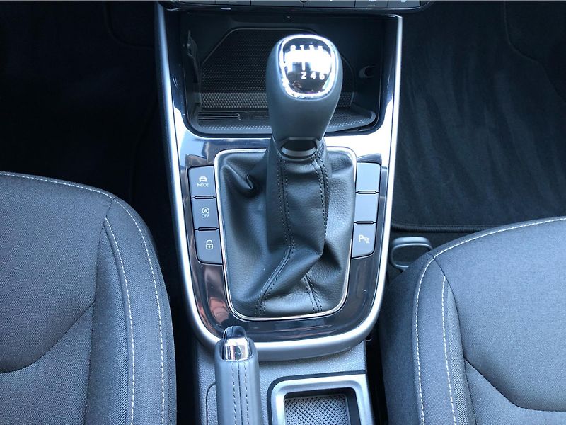 Škoda Fabia 1.0 TSi Top Selection - fotka 21 z 27
