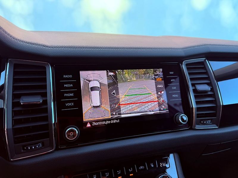 Škoda Kodiaq 2.0 TSi DSG 4x4 L&K, ČR, 1.Maj - fotka 28 z 35