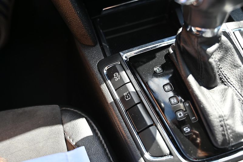 Škoda Superb 2.0TDI 125KW rezervace 3/2011 - fotka 15 z 43