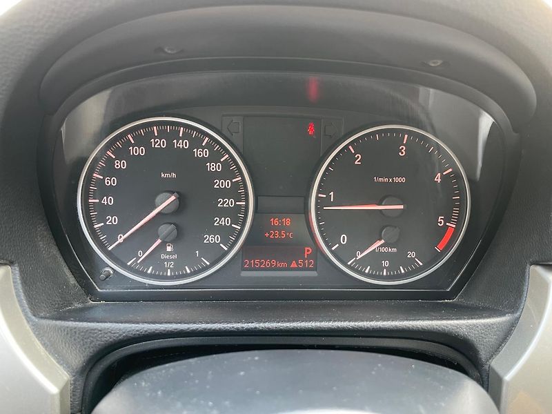 BMW Řada 3 (2012) 318 d - fotka 16 z 17
