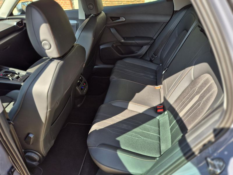 Cupra Formentor (2023) 1,5 TSI 150k DSG  - fotka 14 z 32