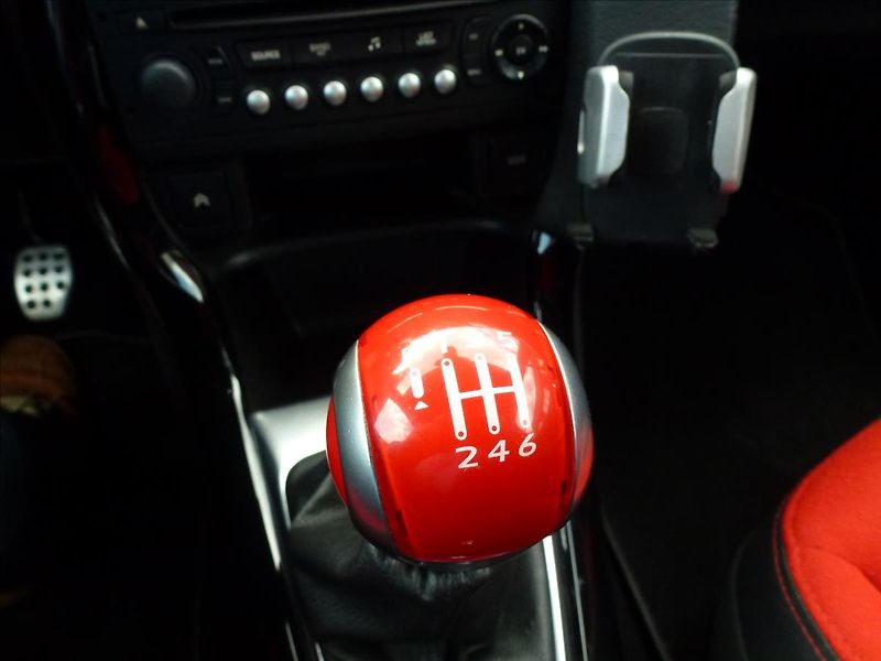 Citroën DS3 1,6 16V VTi THP SportChic - fotka 32 z 46