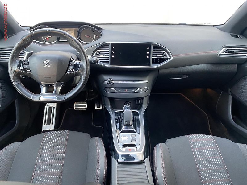 Peugeot 308 (2020) 1.2PT, ČR, GT Line, AT, LED - fotka 8 z 19