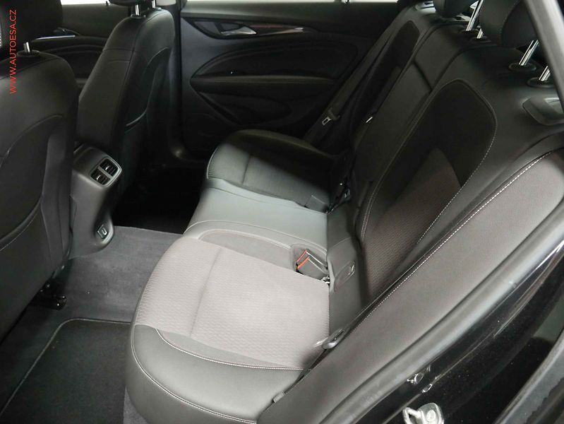 Opel Insignia (2017) 2.0CDTi, Navi, AC - fotka 10 z 19