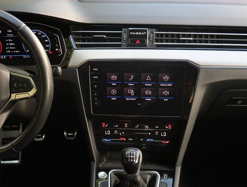 Volkswagen Passat (2020) R-Line 2.0 TDI, Serv.kniha - fotka 12 z 24